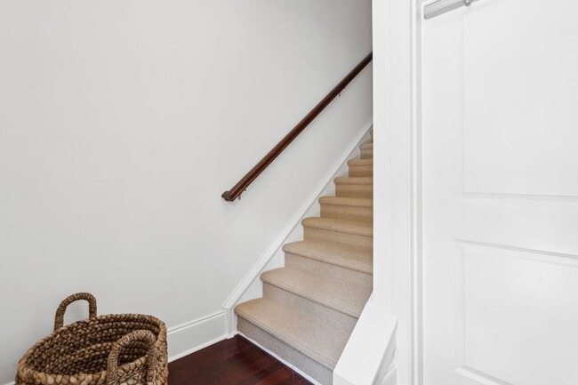 Building Photo - Fully Furnished 2BR Condo with Designer Touches in Shelmore Village