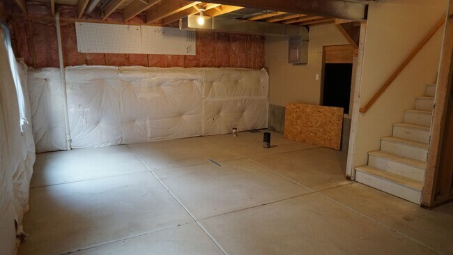 Building Photo - Spacious 3 bed 2.5 Bath, Split-Level Home in South Fort Collins!