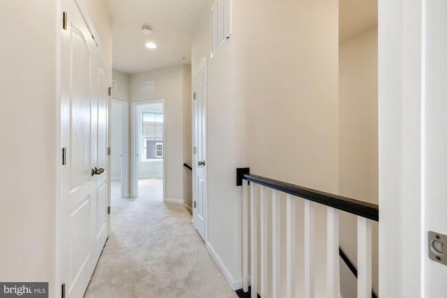 Building Photo - 5986 Passend Dr