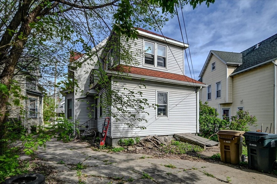 Building Photo - 205 S Fair Oaks Ave