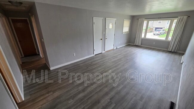 Building Photo - 1512 Robeson Ave