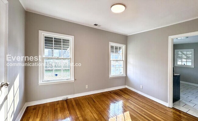 Building Photo - 620 26th St SW