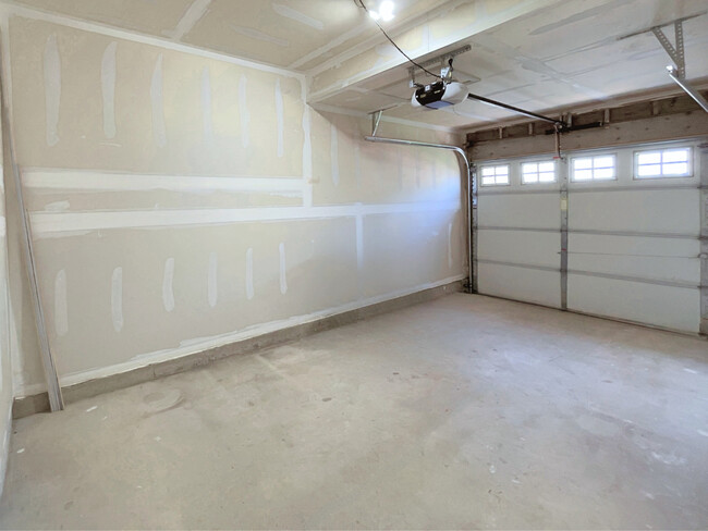 Building Photo - 2294 Flagstone Ln