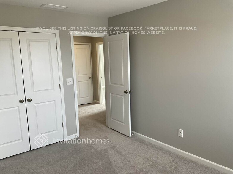 Building Photo - 516 Almere Dr