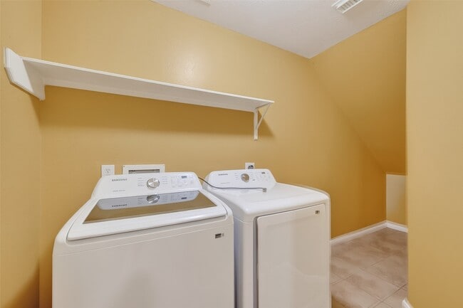 Building Photo - 6615 Windy River Ln