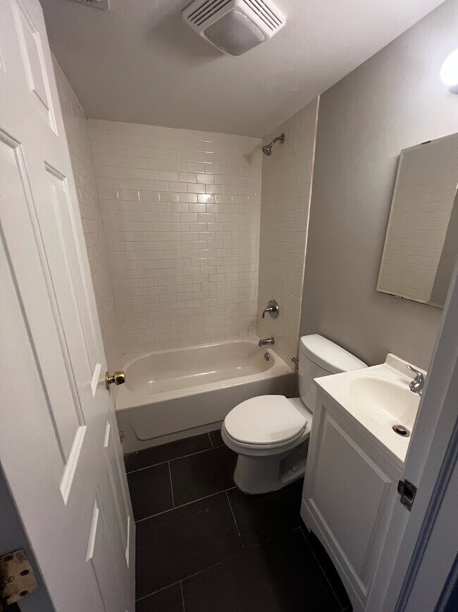 Building Photo - 1430 N Carlisle St