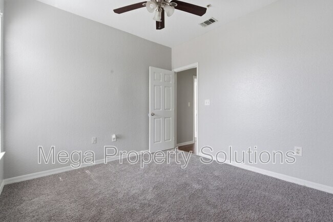 Building Photo - 5507 Legacy Crescent Pl