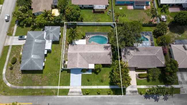 Building Photo - 3554 NW 25th Terrace