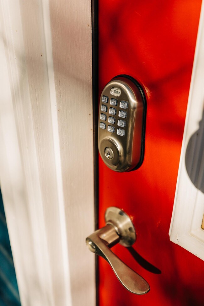 Building Photo - 86 Peno Rd