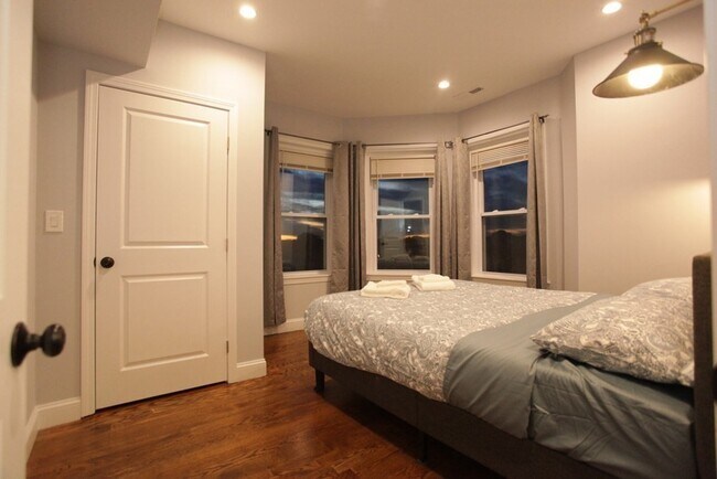 Building Photo - 289-291 Main St