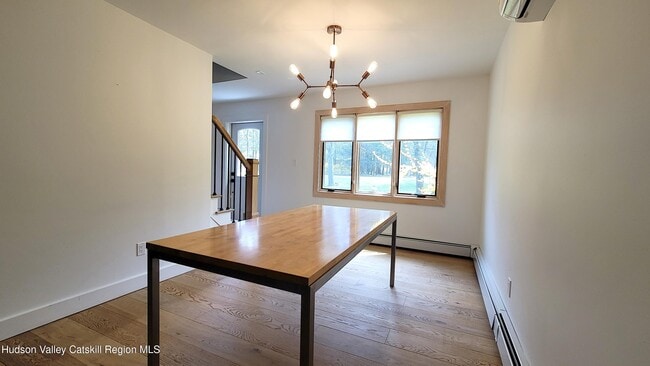 Building Photo - 90 Van Dale Rd