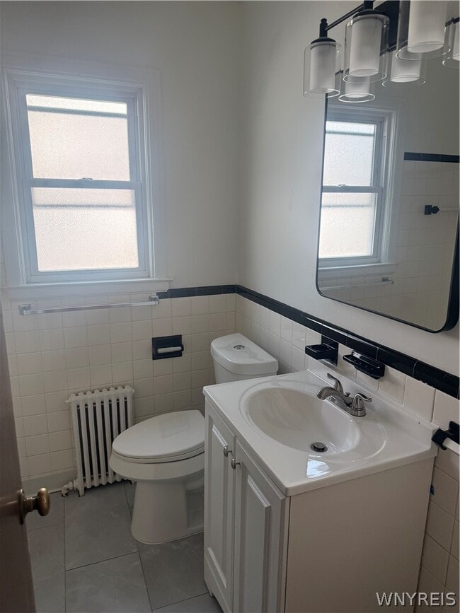 Building Photo - 153 Park Dr