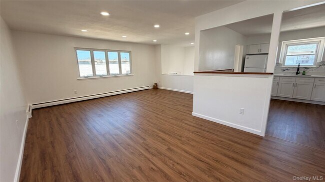 Building Photo - 540 Oak St