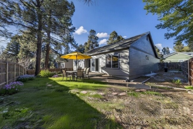 Building Photo - 19 W Soap Creek Trail