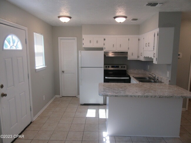 Building Photo - 2524 Beech St
