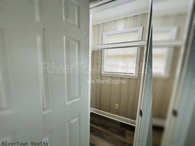 Building Photo - 830 Marsh Ave