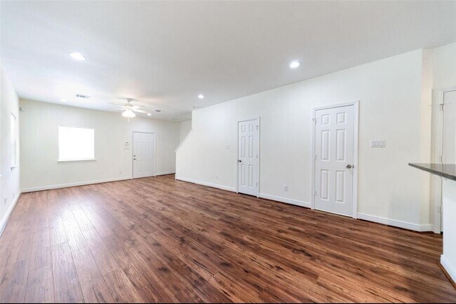 Building Photo - 5007 Mallow St