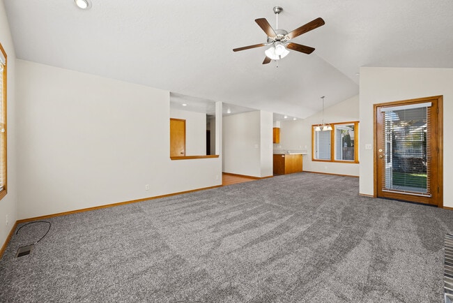 Building Photo - 5415 N Noble Fir Ave