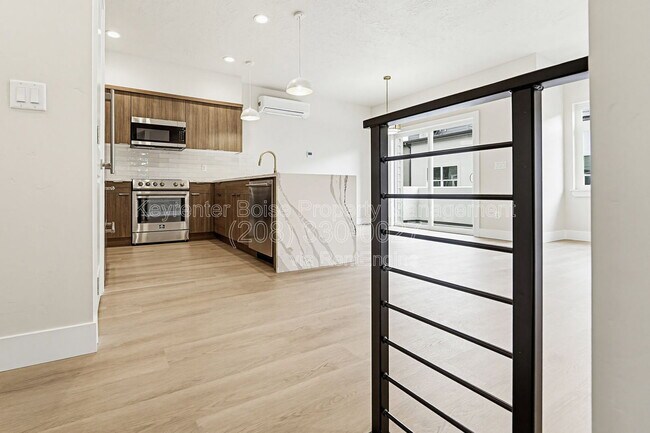 Building Photo - 4334 Greentrail