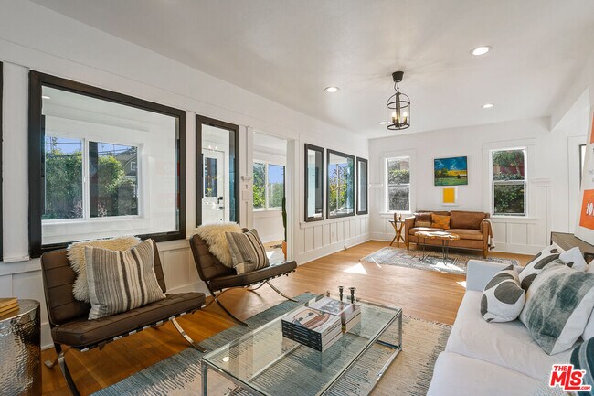 Building Photo - 2217 Scott Ave