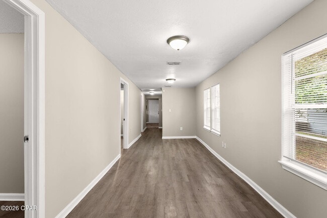 Building Photo - 119 College Ave