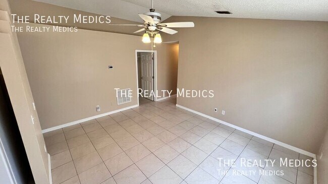 Building Photo - 1107 Isadore Dr