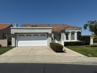 Building Photo - 2 Bedroom, 2 Bath Home with Golf Course View!