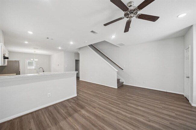 Building Photo - 9018 Everglade Dr