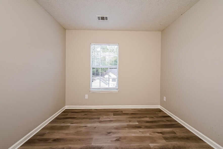 Building Photo - 6514 Eastbriar Dr