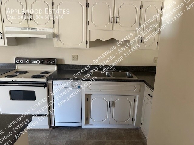 Building Photo - 103 Imperial Gardens Dr