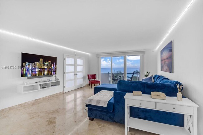 Building Photo - 9195 Collins Ave