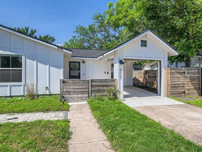 Building Photo - 6215 Club Terrace