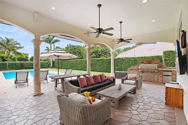 Building Photo - 11242 SW 25th Ct