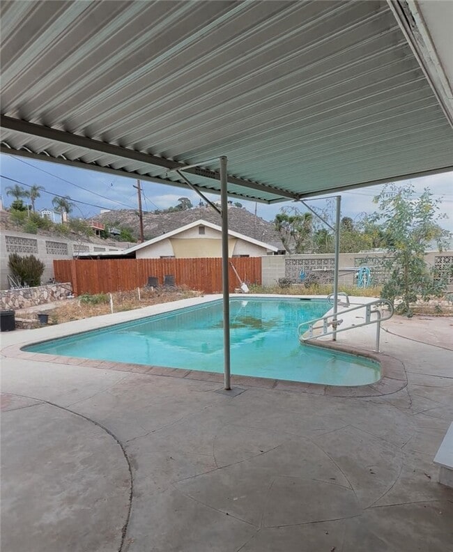 Building Photo - 7163 Sebastian Ave