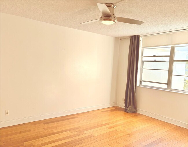 Building Photo - 2998 NW 48th Terrace