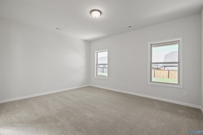 Building Photo - 4 Bedrooms in Hazel Green!!