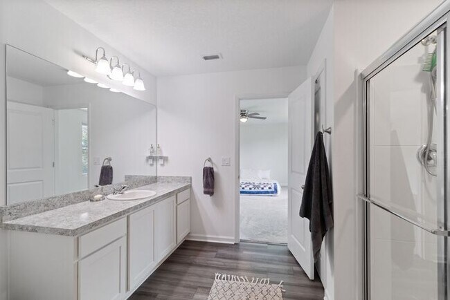 Building Photo - 4 Bed, 2.5 Bath Hidden Creek Home for Lease!