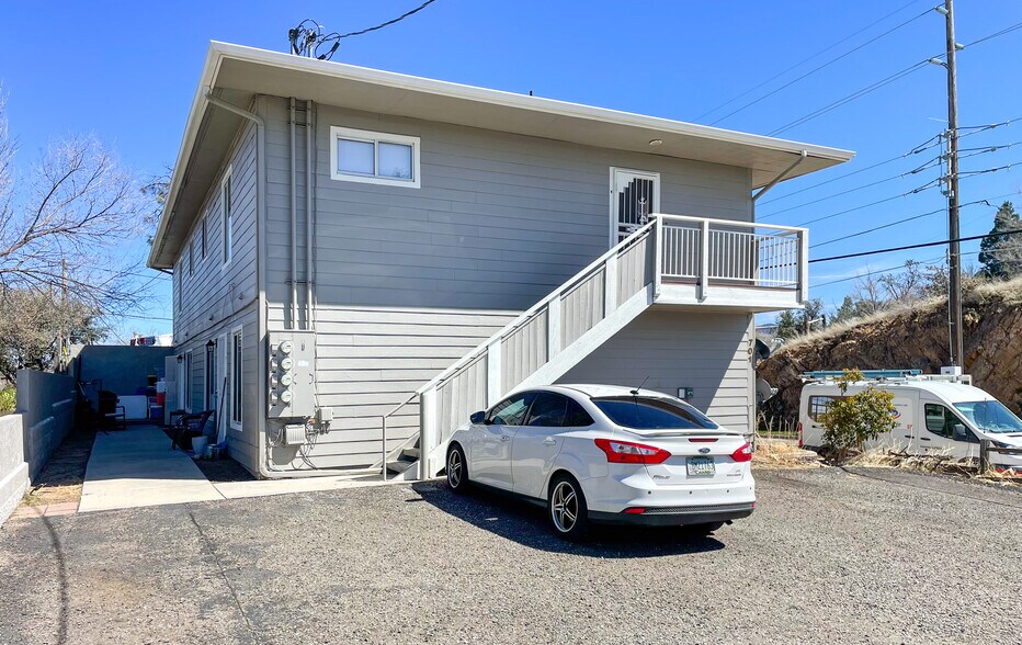 Building Photo - 701 Campbell St