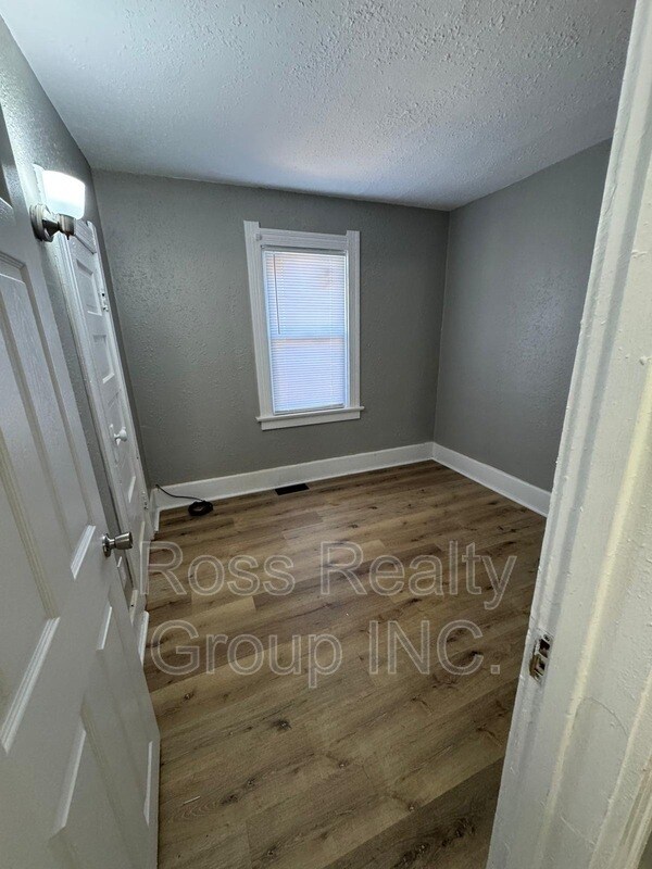 Building Photo - 3306 Franklin Ave