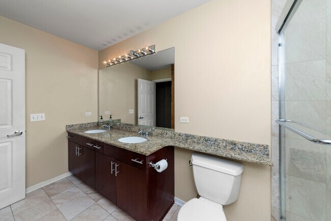 Building Photo - 1040 W Adams St