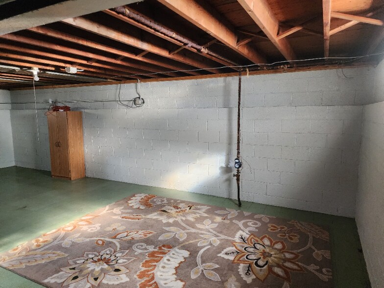 Building Photo - 15472 Muskingum Blvd