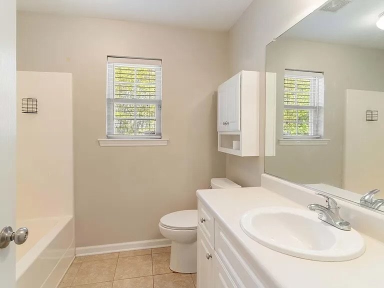 Building Photo - 5229 Silabert Ave