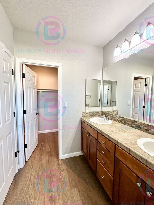 Building Photo - South Meadows 3-Bedroom 2 Bath Home New paint and Carpet Mt. Rose Views & Covered Patio