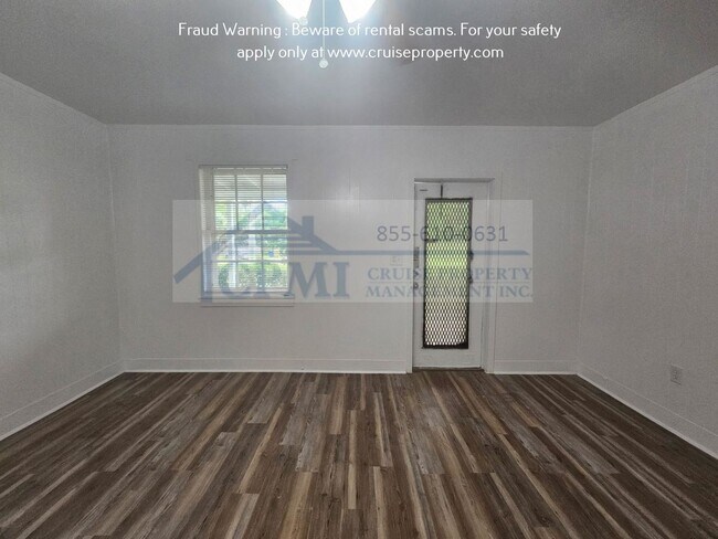 Interior Photo - 3000 NW 5th Ave