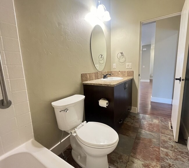 Building Photo - The perfect 2 bed/2bath with office patio home in the beautiful Hazelwood community just off Lake...