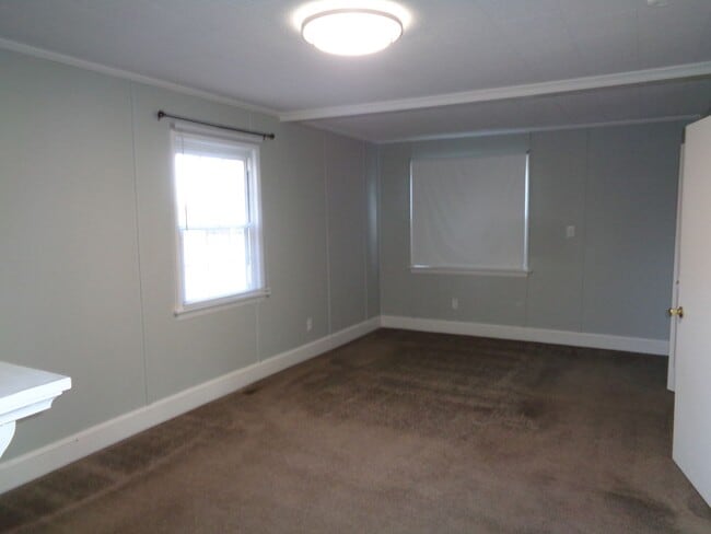 Building Photo - Kernersville Location-2 Bedroom House