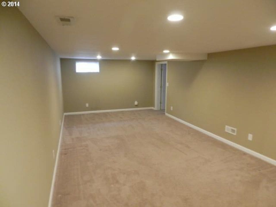 Dry basement, paint color is now gray and blue. - 9003 SE Stephens St