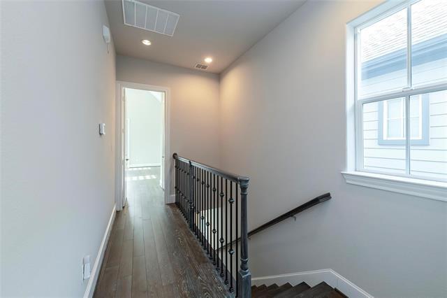 Building Photo - 700 Wooster Ln