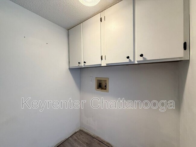 Building Photo - 208 Cliftview Dr