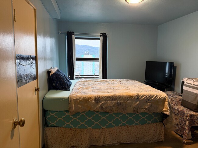 Building Photo - 119 Austin St